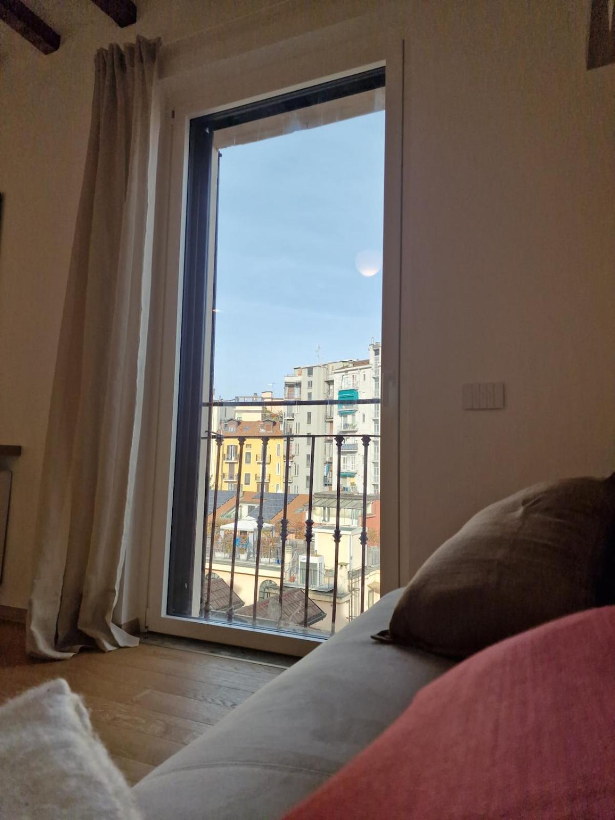 Camparino Apartment, 10 Min From The Duomo, Apartment Milan